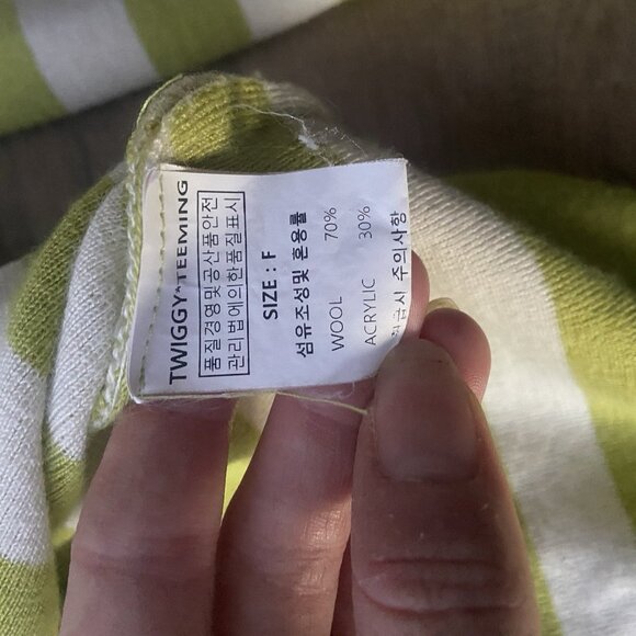 Women’s Bell Sleeve Sweater Green And White Size M - Picture 7 of 7